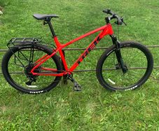 TREK Marlin 8 Mountain Bike - Size L - Pristine Excellent Condition