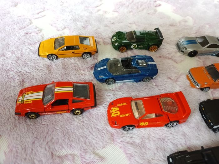 1/64 Hot Wheels Joblot X 14 Models,blackwall,real Riders,ferrari,speed Machines