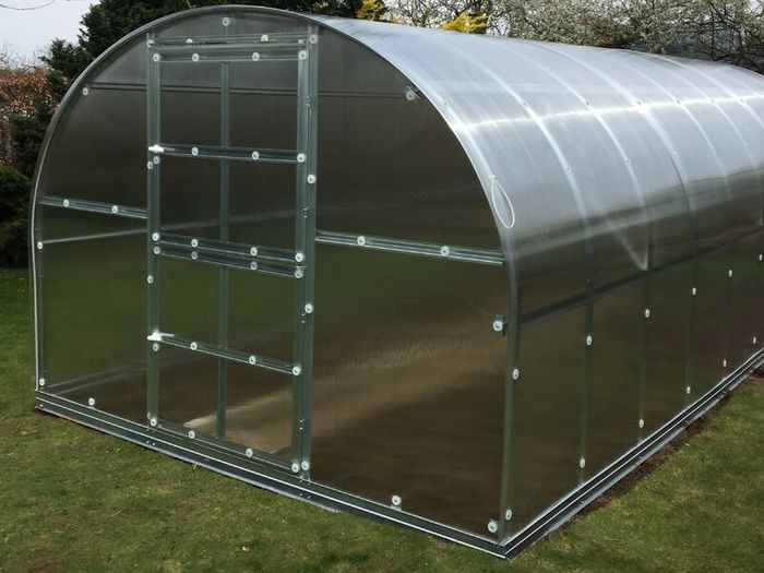 Greenhouse with polycarbonate sheeting "ARC 2"