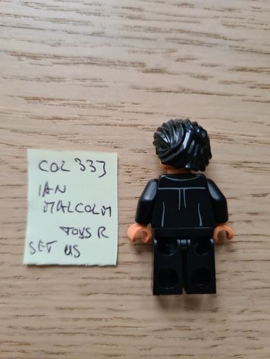 lego col333 ian malcon, set jurassic world bricktober 5005255-1 toys R us.