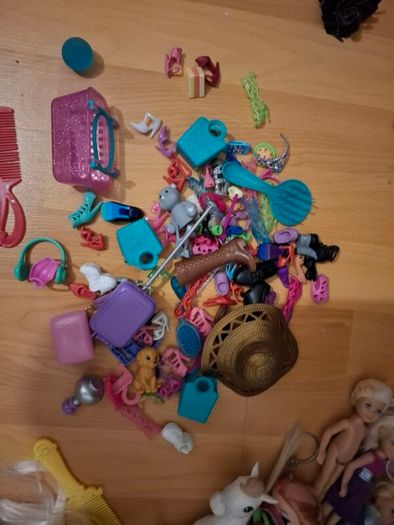 barbies, clothes car