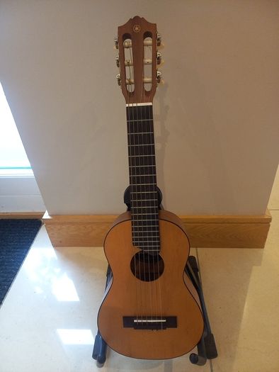 guitalela yahama gl1