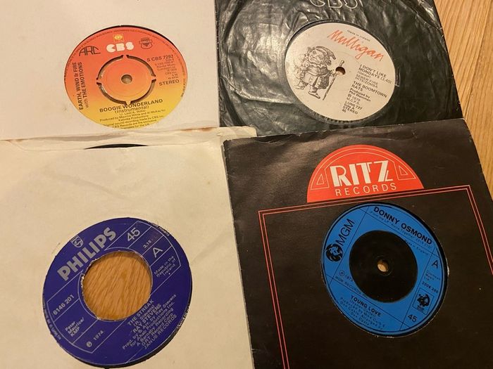 69 7" singles records vinyl