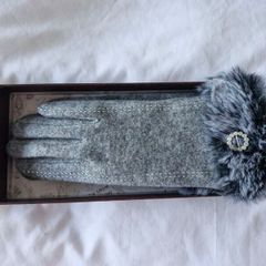 Ladies wool gloves