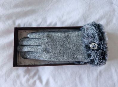 Ladies wool gloves