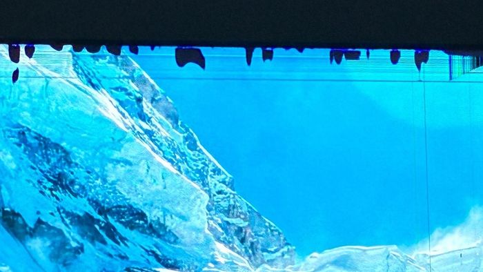 flat screen tv (with some damage to screen)