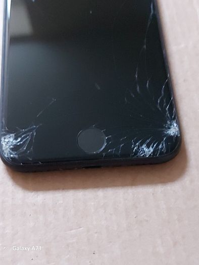 Apple Iphone 7, 32GB, Black, Battery Health 91%, Some screen damage but works fine. Activation lock removed on this phone