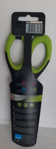 New scissors in wrapping