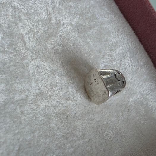 Pandora ghost charm in good condition the stamp is well used otherwise nothing wrong