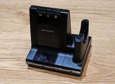 Plantronics WO2 wireless headset charger base stand