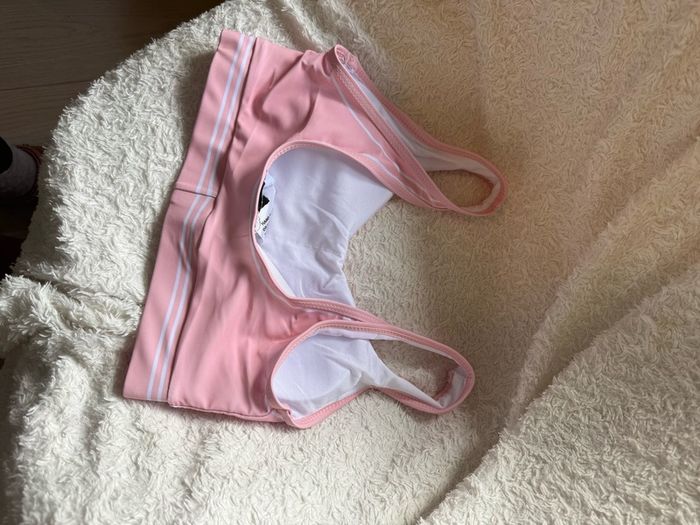 Alo sports bra