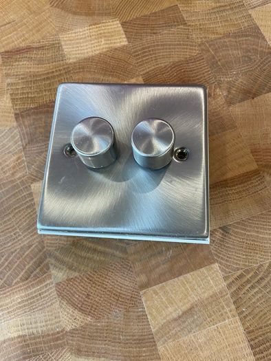 LED Ceiling Downlights 7.5w 15 units plus dimmer switch