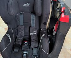 Bebe Confort Axiss car seat