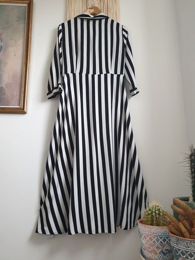 Yas dress size medium