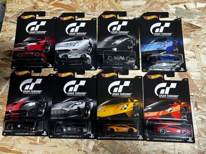 Hot Wheels Gran Turismo 1-8 Set