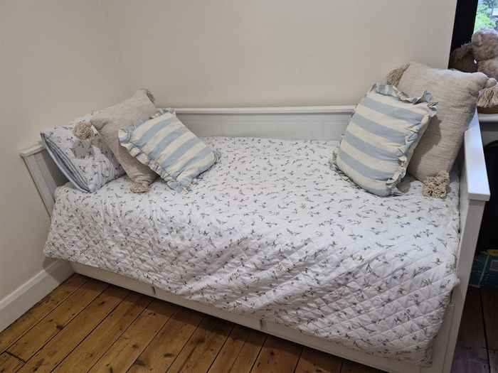 Ikea Henmes Daybed single and king size