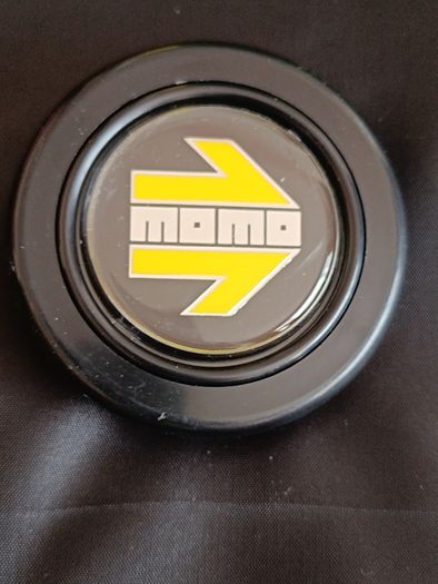Genuine MOMO Horn Button  Yellow Arrow (HB-01)  Excellent Condition