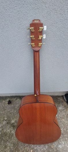 Lowden S10P (O22) JUMBO Made In Ireland in 1986. Very Rare Guitar from Lowdens Golden Era. Comes With A Calton Case worth 1500 on its own!