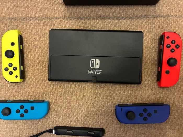 Nintendo Switch OLED bundle (with 4 Joy-Cons, 3 games)