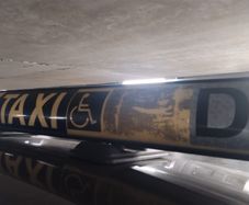 Taxi roof sign