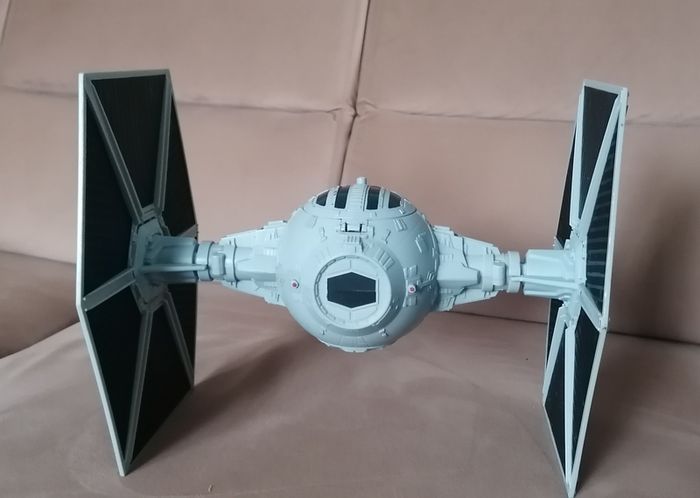 2010 Star Wars Vintage Collection IMPERIAL TIE FIGHTER Target Exclusive Loose.  Used lightly but in very good condition.  Combined shipping cost available if more than one item purchased