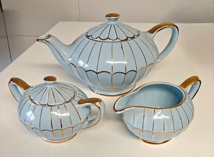 Elegant Vintage Sadler Baby Blue Tea Set