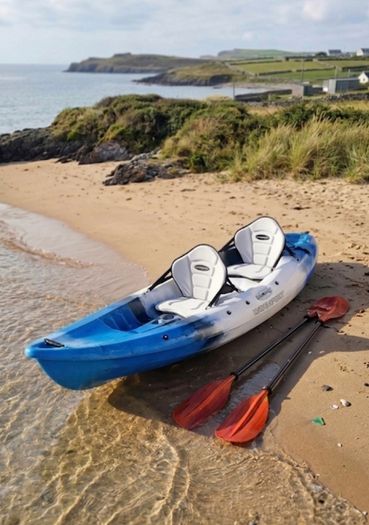 Tandem Kayak and paddles