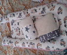baby nest and hand support