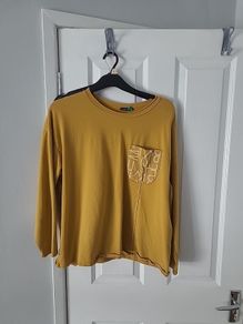 Medium mustard top