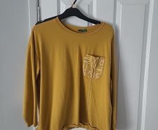 Medium mustard top