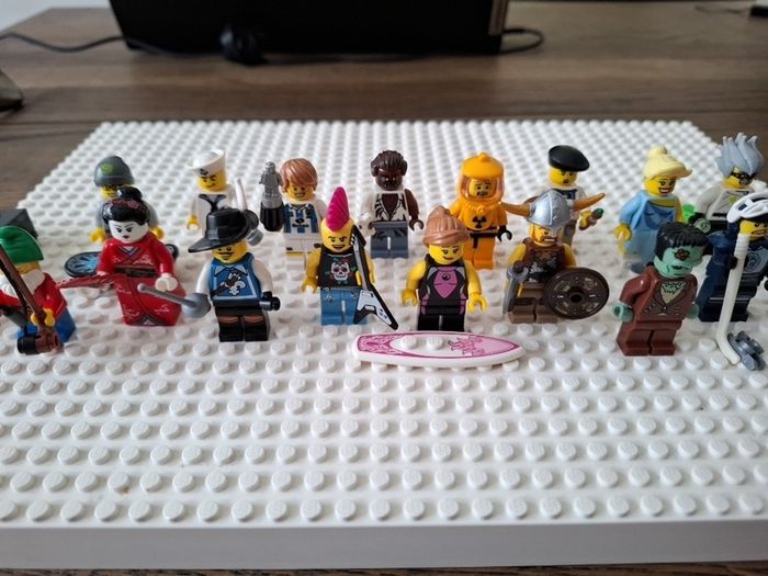 lego series 4 minifigures complete set