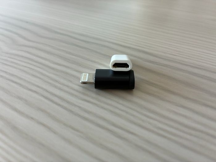2PCS - 2x Micro USB (Female) to Lightning (Male)