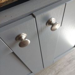 Grey shaker kitchen units