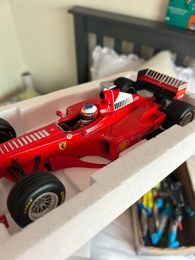 Paul's Model Art Ferrari F300 1:18 scale - Michael Schumacher