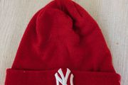 New Era New York Yankees Beenie Hat red NY womens