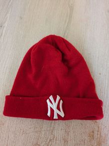 New Era New York Yankees Beenie Hat red NY womens