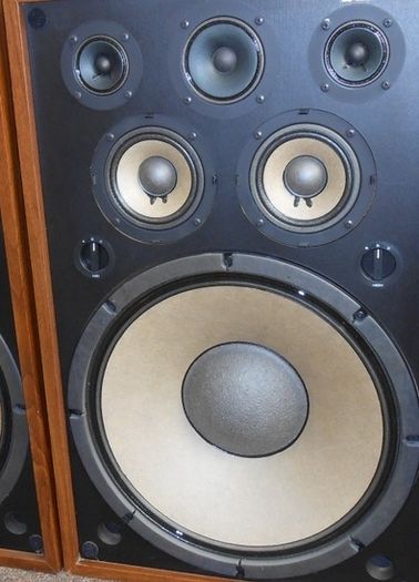 The rarest Holly Grail Pioneer speakers ever in pristine condition Pioneer CS-920 Ghost edition these were made exclusively for the American army in the 70's and were the Blueprint in the Pioneer Range