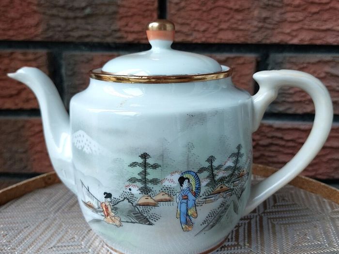 Vintage Japanese "Kutani" Teapot