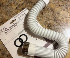 Flexible waste pipe