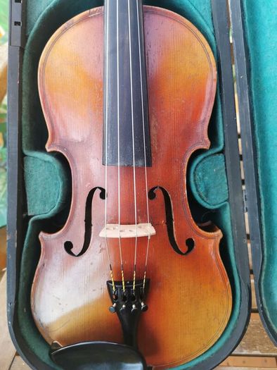 Full size Violin circa. early 1900s