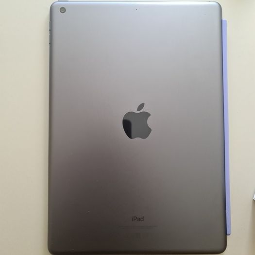 9th generation Apple iPad (2021) - 64 GB, Space Grey + Apple Pencil 1st Generation + Smart Cover