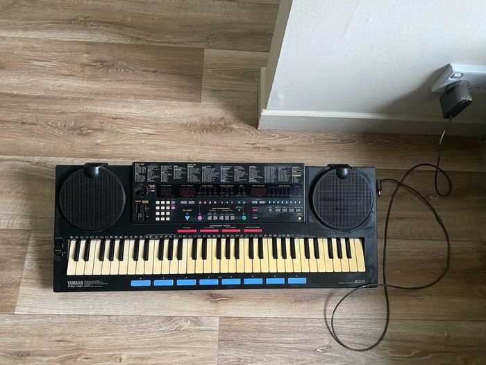 Yamaha PSS-790.
