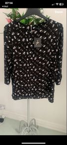 blouse Bnwt size 10 black with print