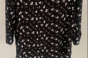 blouse Bnwt size 10 black with print