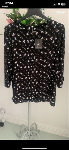 blouse Bnwt size 10 black with print