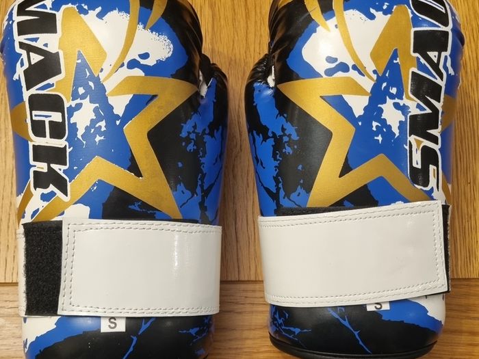 Smack kickboxing gloves size S postage included