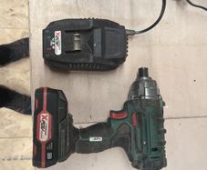 Impact Driver with battery and charger