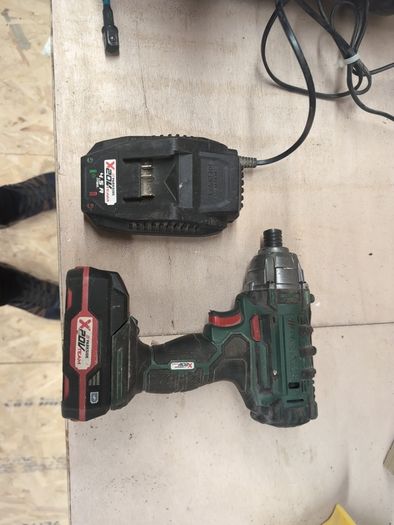 Impact Driver with battery and charger