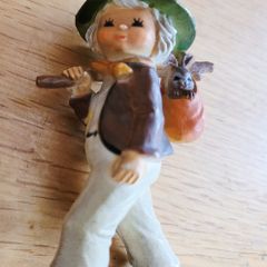 Figurine / ornament
