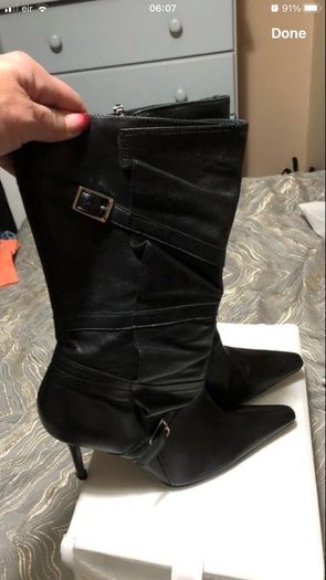Ladies stunning boots size 5